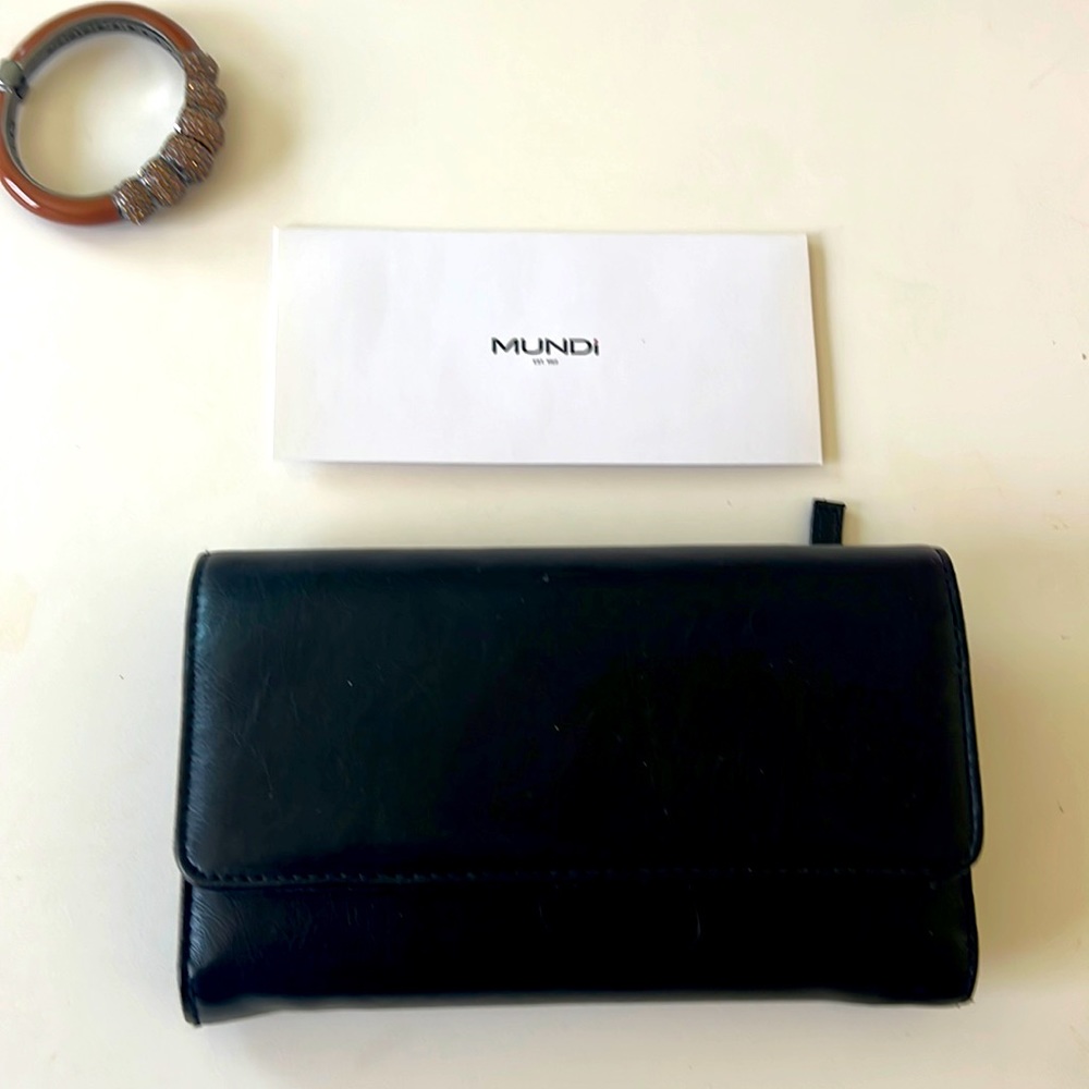 MUNDi new Black Leather wallet, multiple compartments
